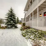 5 Bed Blue Mountain Chalet With Hot Tub #159 - Sleeps 14