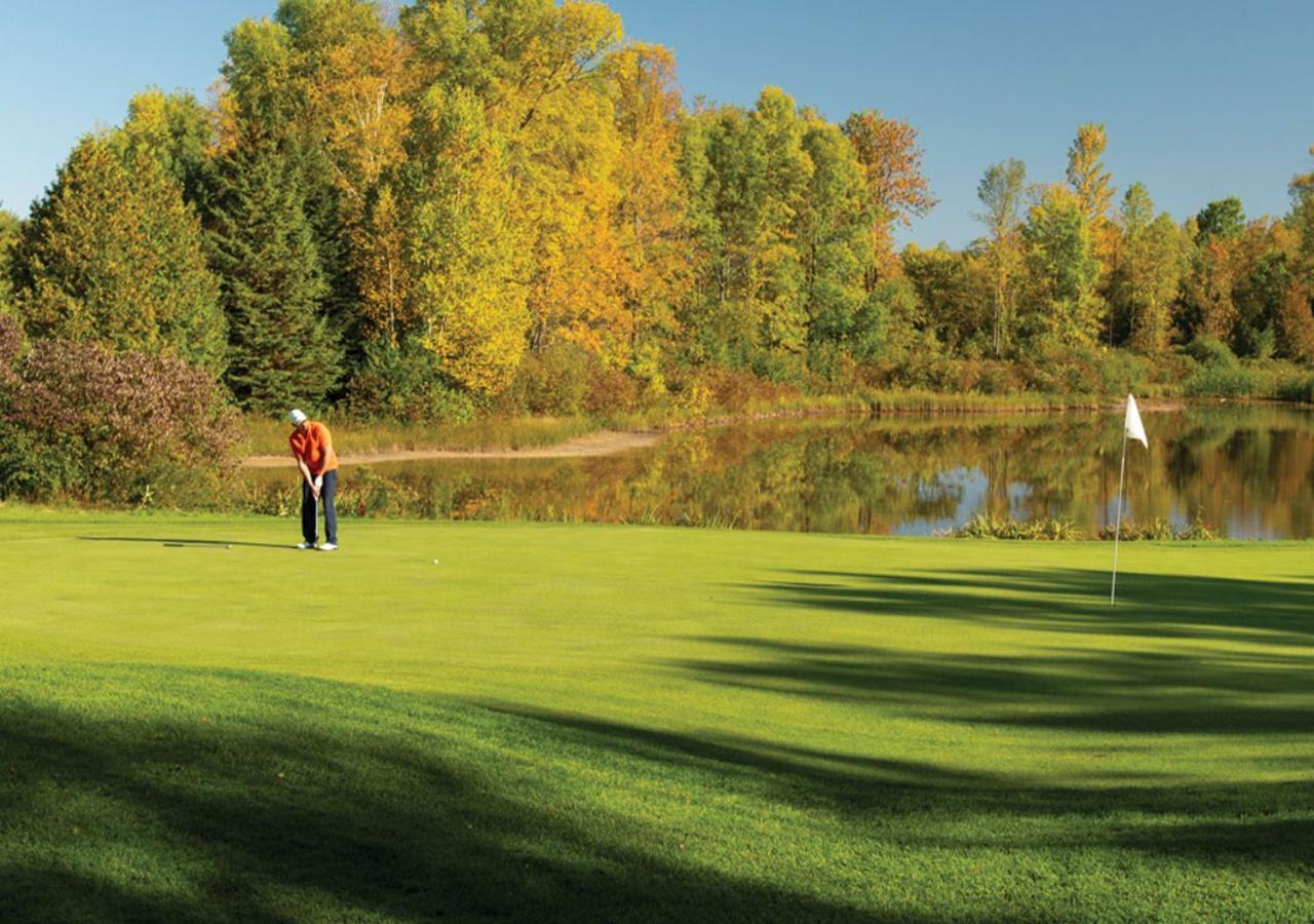 Resort Living Stone Golf Collingwood