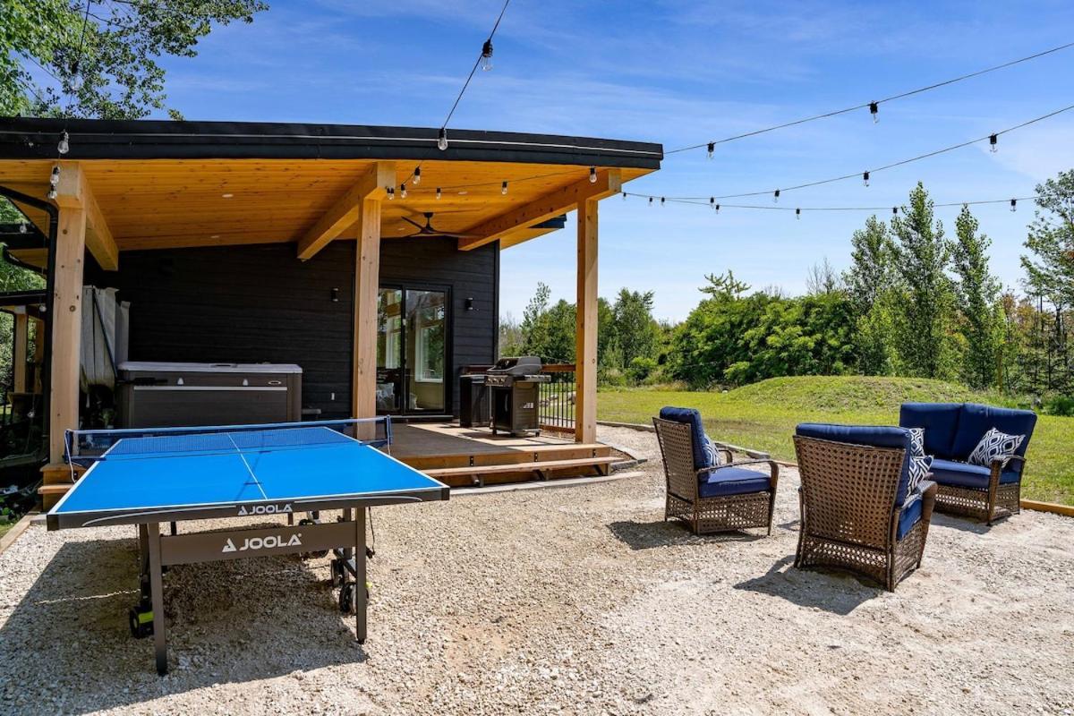 Naturskoen With Mountain Views & Hot Tub *