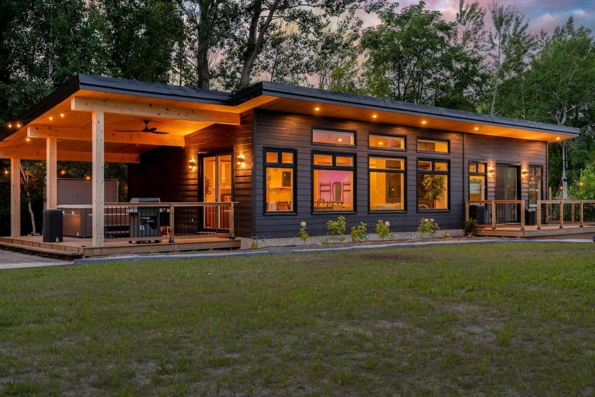 Naturskoen With Mountain Views & Hot Tub *