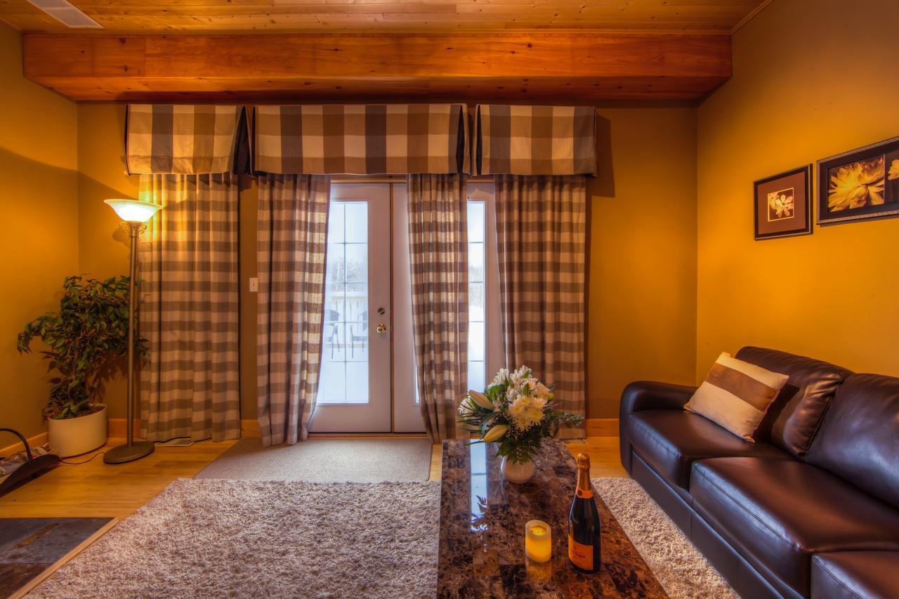 5 Bed Blue Mountain With Hot Tub #159 - Sleeps 14 Collingwood