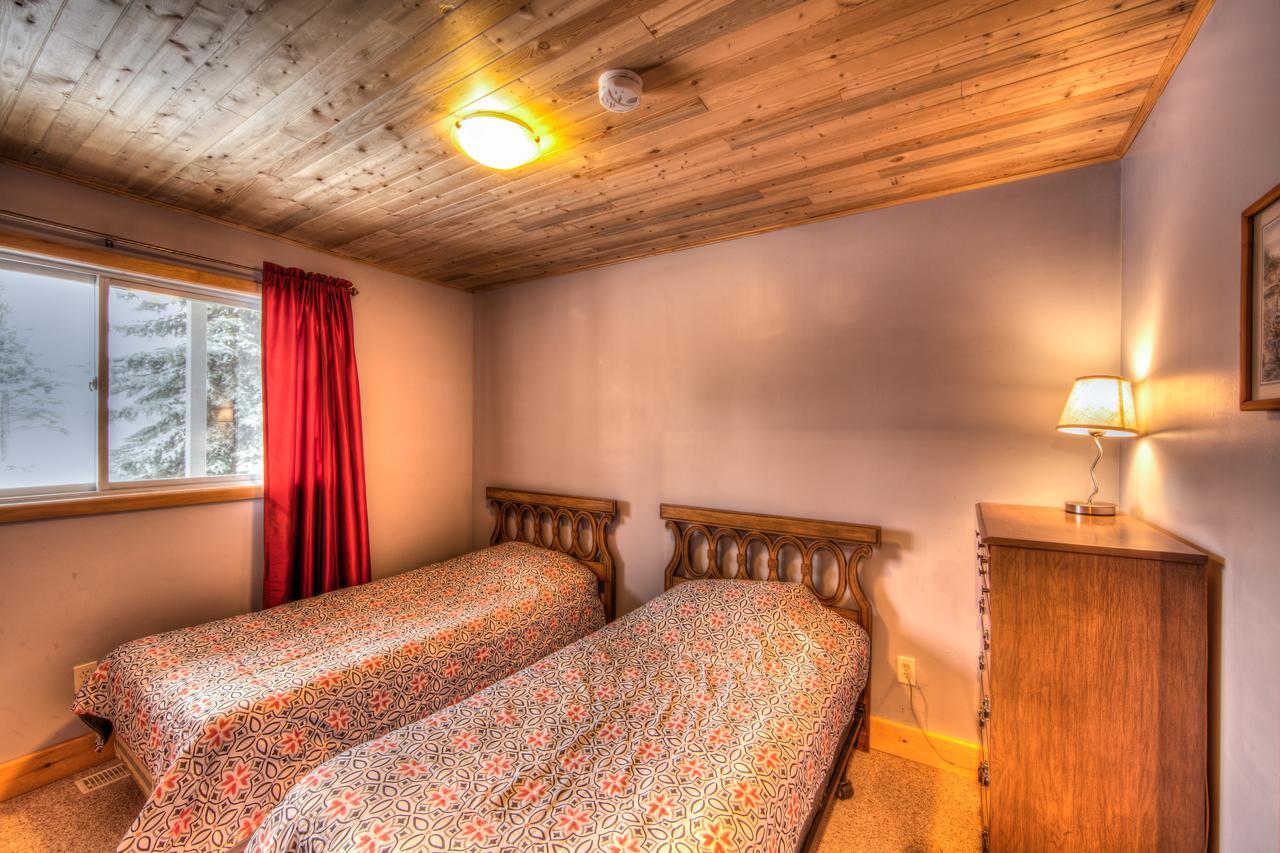 5 Bed Blue Mountain With Hot Tub #159 - Sleeps 14 Chalet Collingwood