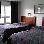 Pleasant Manor Motel