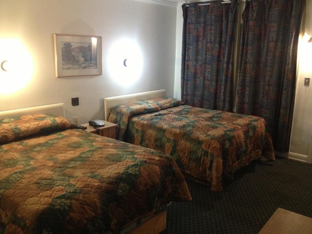 Pleasant Manor Motel 2*